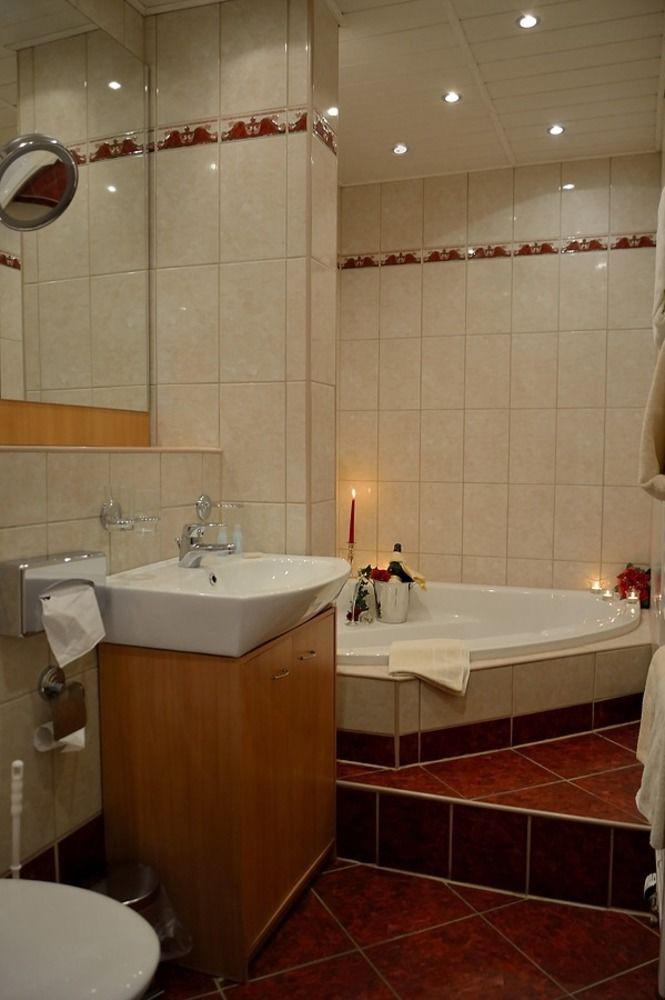 Ringhotel Jaegerhof ไวเซนเฟลส์ ภายนอก รูปภาพ